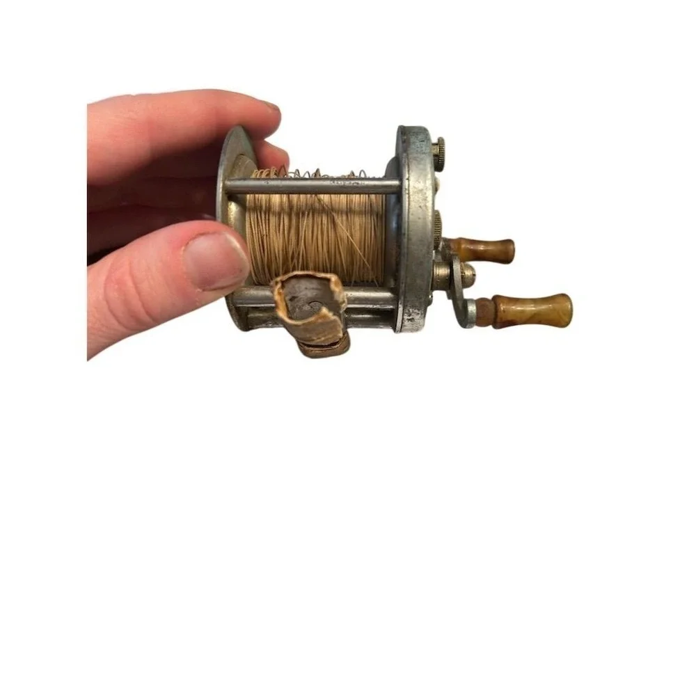 South Bend No. 350-B Baitcasting Reel Unisex OS Silver Vintage Antique Decor